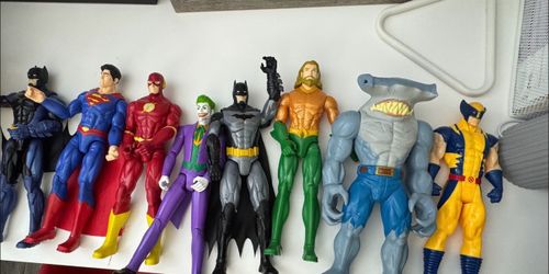 DC ACTION FIGURES LOT