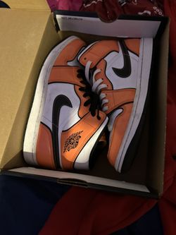 Jordan 1 Turf Orange