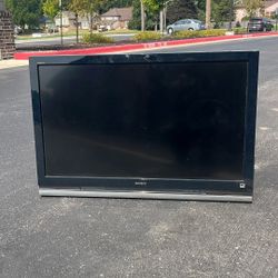 Sony Bravia 46” HDTV (KDL-46W4100) with Wall Mount