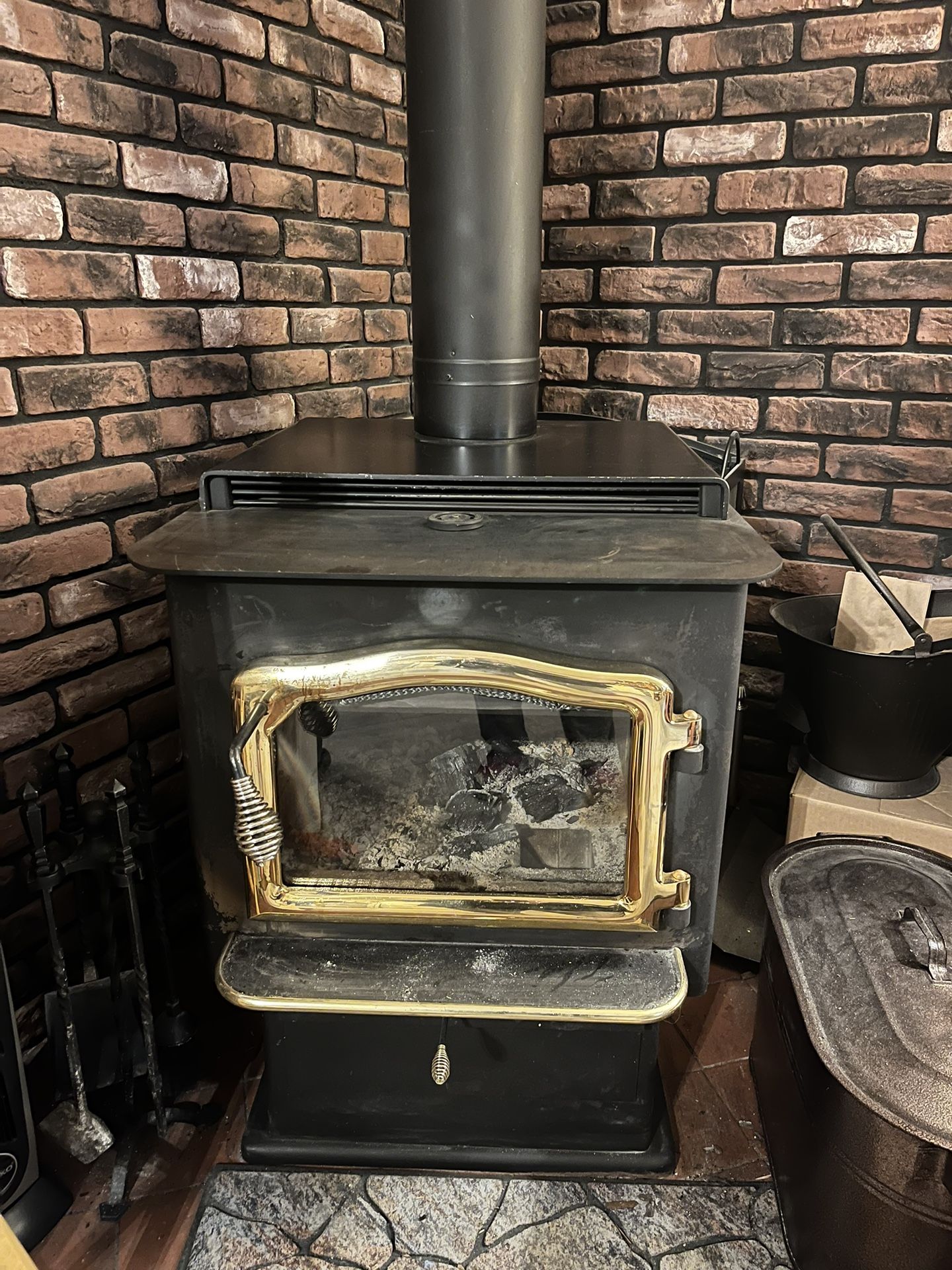 Country Flame Ovation 3000 Wood Stove for Sale in Portland, OR - OfferUp