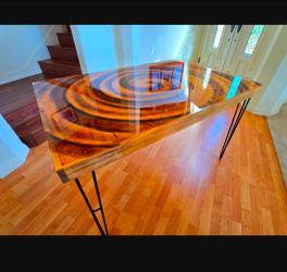 Incredible Swirl Designer Table