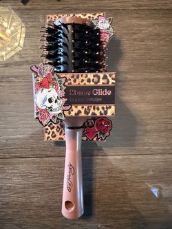 Ed Hardy Shine Glide Round Hair Brush