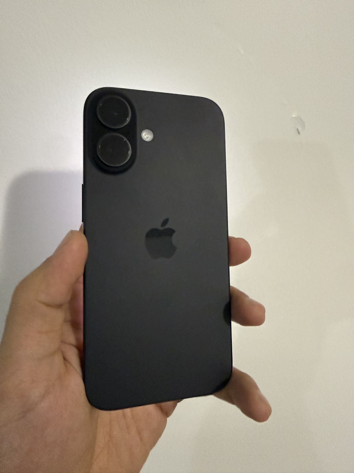 iPhone 16 Regular Black 128GB