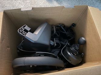 Logitech G920 Racing Wheel + Pedals + Shifter – Xbox & PC