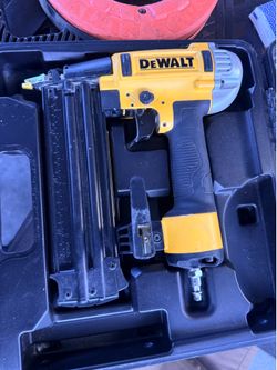 DeWalt Pneumatic Finish Nailer