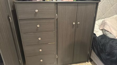 Drawer/closet