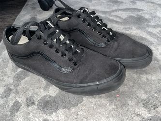 Black Low top Vanz 