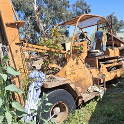 Huge Old And Ugly Forklift 