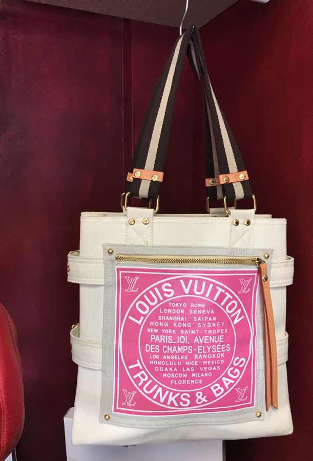 Louis Vuitton hand bag purse