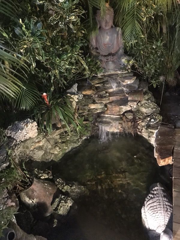 Outdoor and indoor waterfalls and wall fountains