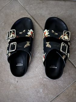 GIVENCHY LEATHER BUCKLE SANDALS SIZE 36 (FITS LIKE A SIZE 6) FOR ONLY $112.00