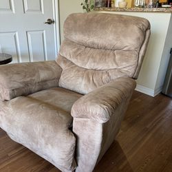 Recliner (great condition) 