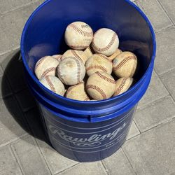 Rawlings Bucket With 50 Baseballs