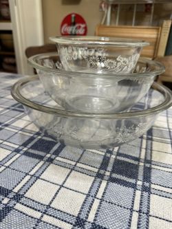 Vintage Colonial Mist Clear Mixing Nesting Bowl Set