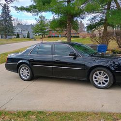 2011 Cadillac DTS Luxury 