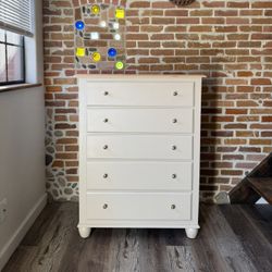 ✨Newly Refinished Solid Maple Ethan Allen Dresser - Delivery Included