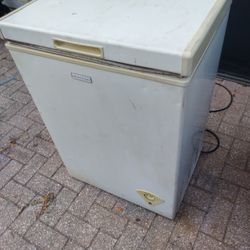 Emerson Chest Freezer 