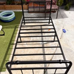 Twin Metal Frame Black