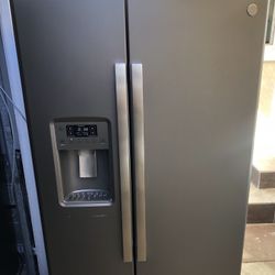 GE Refrigerator 