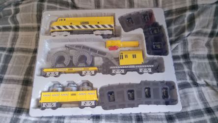 Lionel Construction Company Ready-to-Play Battery-operated Train set