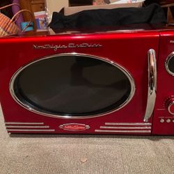 Nostalgia Retro Countertop Microwave Oven - Metallic Red