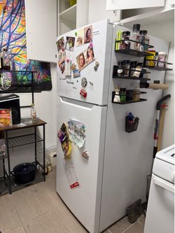 13.5 cu ft. Refrigerator