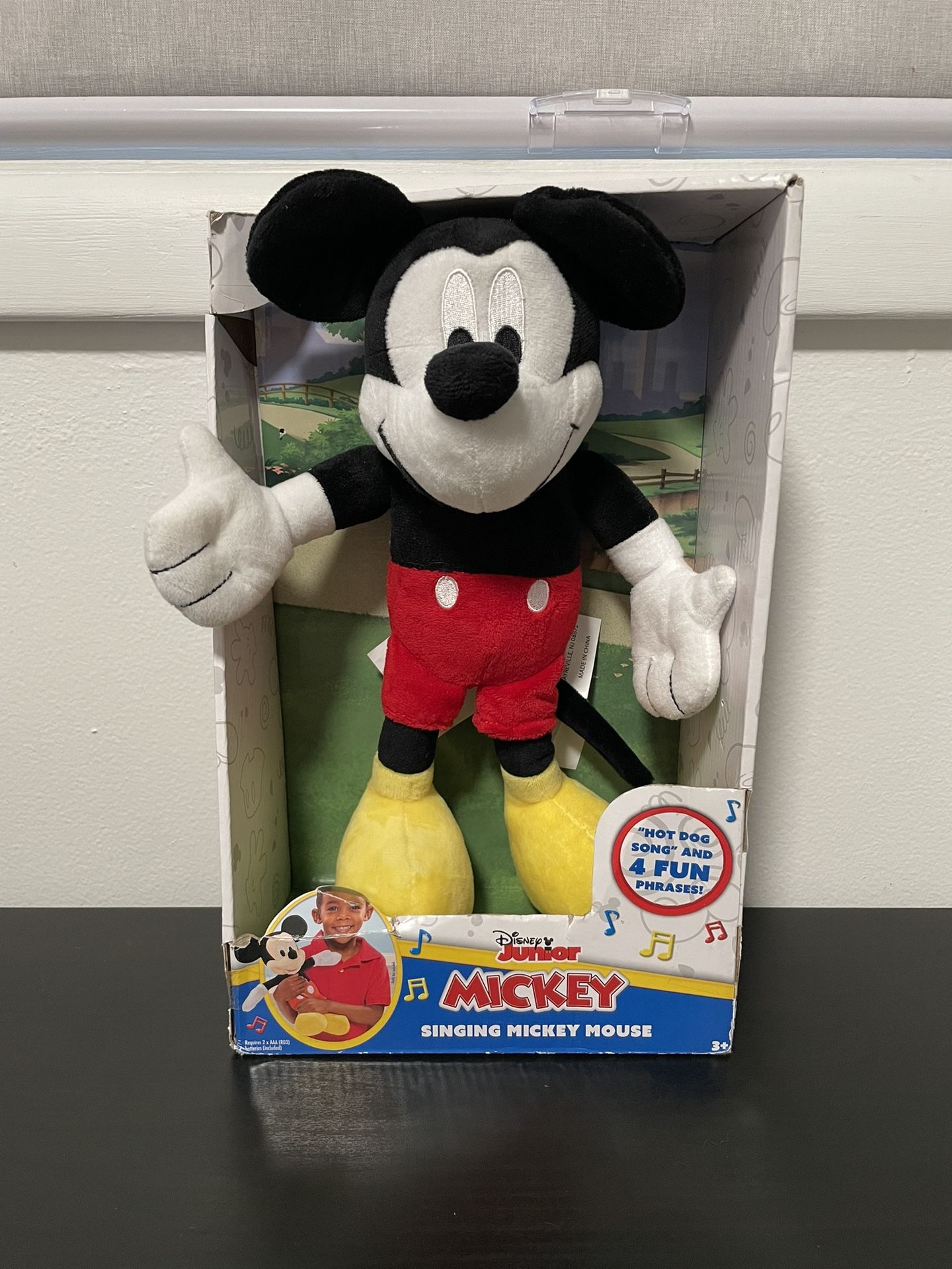 Disney Jr. Mickey Mouse Funhouse Singing Mickey Hot Dog Song Plush NEW IN BOX