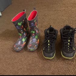 Kids new balances size 13 and rainboots with Nike foams size 1 everything for 40.00