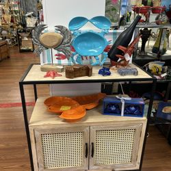 Rattan accent table with Storage