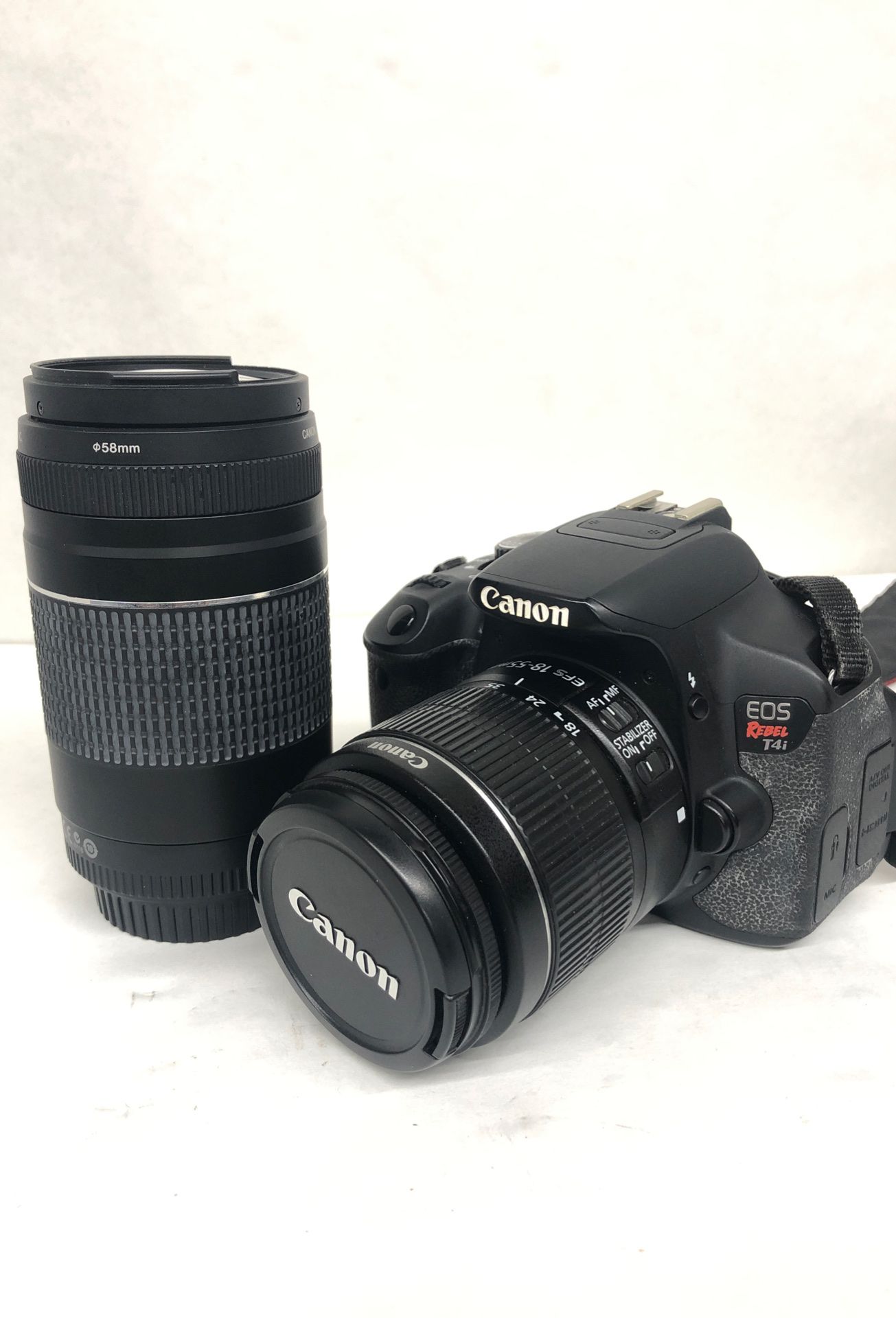 Canon Rebel t4i with charger and extra 75-300 lens