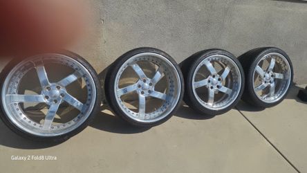Staggered wheels