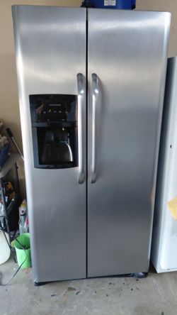 Refrigerator Frigidaire side by side Stainless steel 33" Width ✨️read description