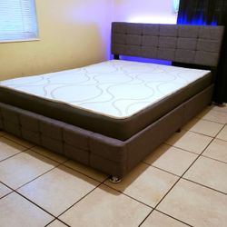 NEW QUEEN-SIZE MATTRESS AND BOX SPRING 🆕️