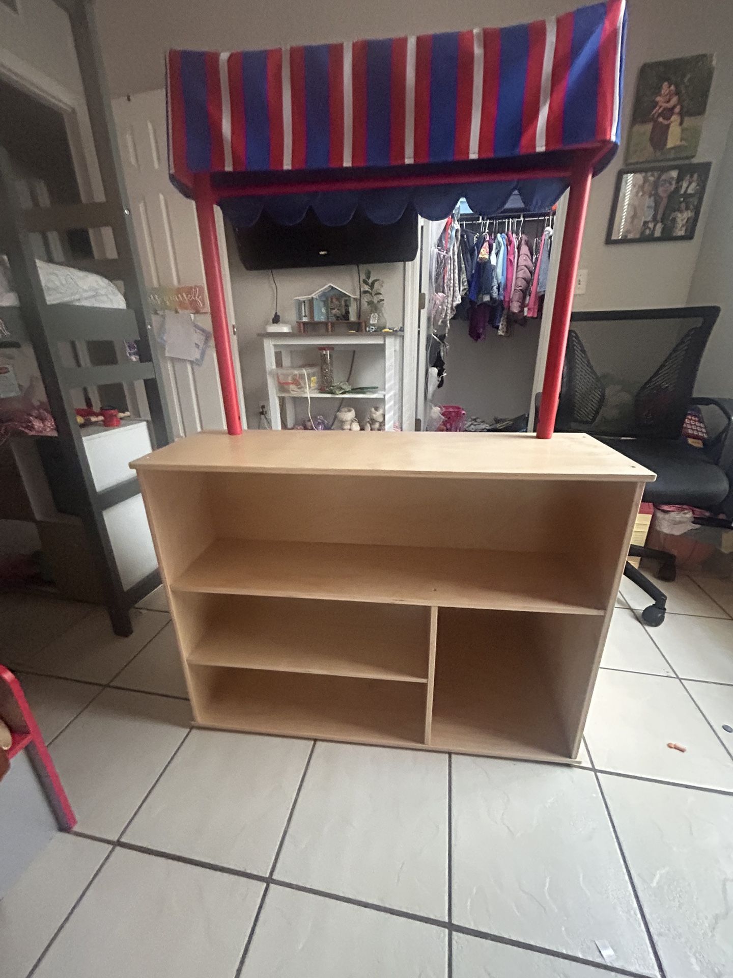 Lakeshore Market Place Pretend Toy