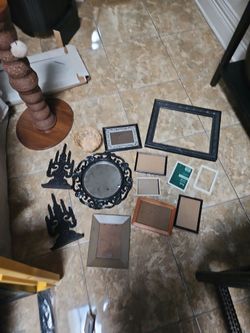 FREE Bundle of decorative mirrors and picture frames for crafts or DIY.