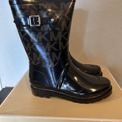 Michael Kors Logo Mid Rain Boots