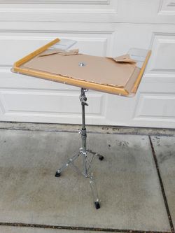 Easel