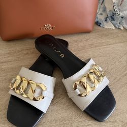 Beige sandals size 8