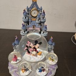 DISNEY SNOWGLOBE