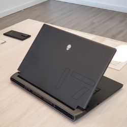 Alienware Gaming Laptop M17 R5 Ryzen 7 6800H 16gb Ram 512gb SSD Rx 6700m - Buy in full or $1 today
