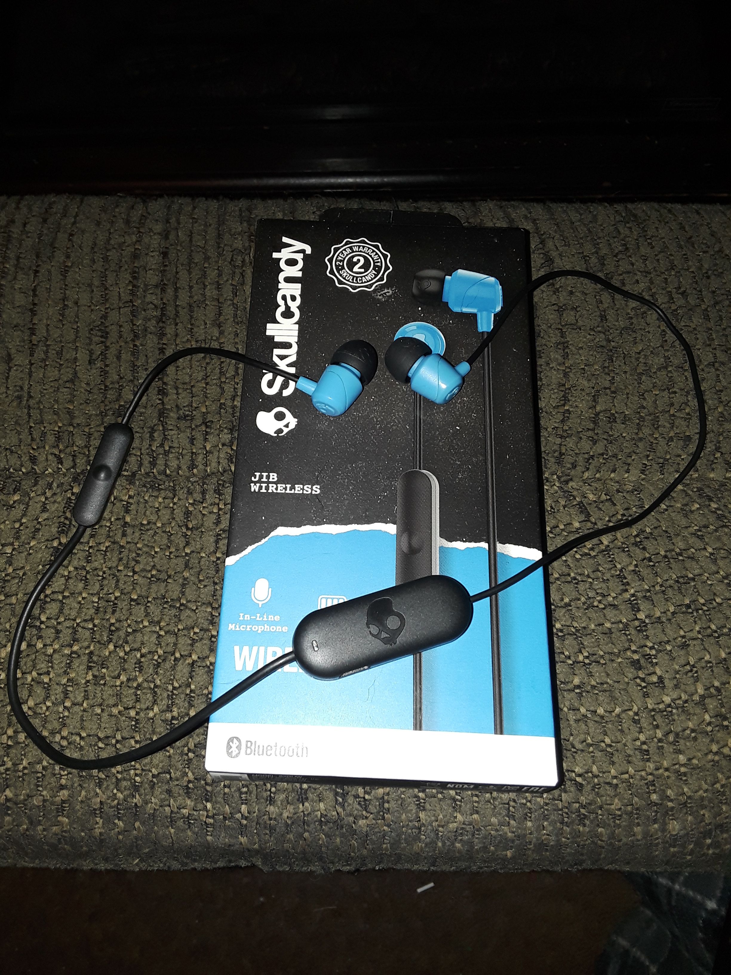 Wireless skullcandy ear buds