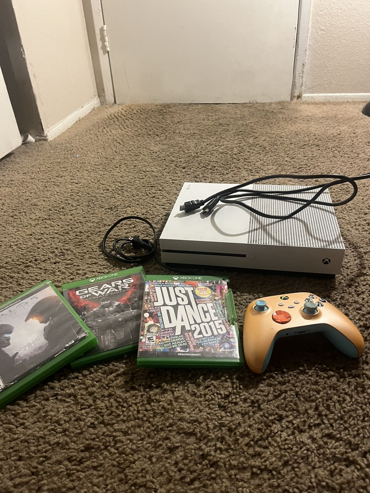 Xbox 1 With Wires And controller And 3 Games