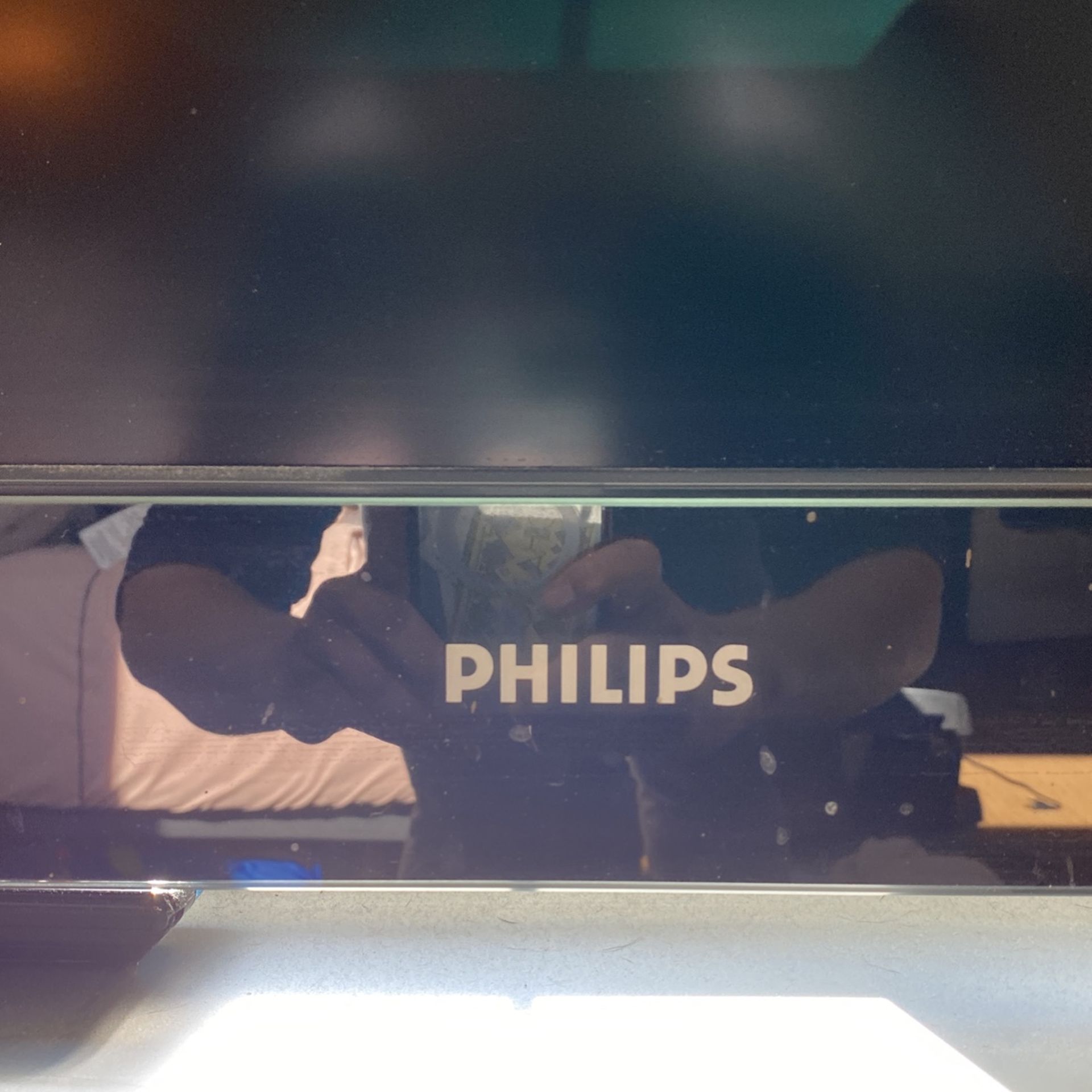 Phillips 48 Inch Flat Screen tV With Remote