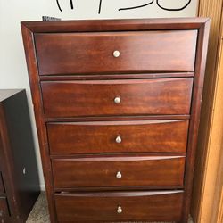 2 Dressers And 2 Night Stand 