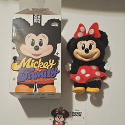 Mickey Family Cute Together Minnie Mouse