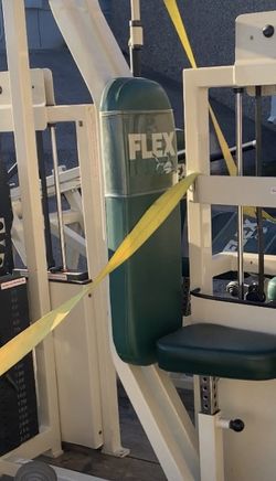 Flex Pec fly Rear Delt 