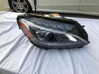 2015 - 2017 Mercedes C-Class right head lamp