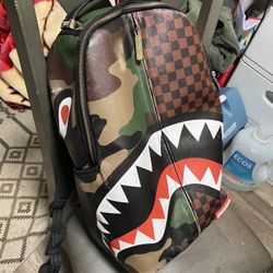 Backpack Sprayground check and Camo 
