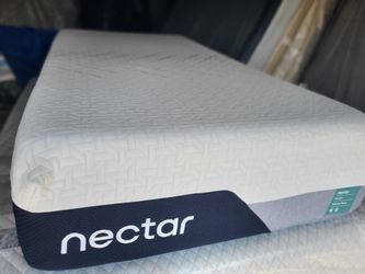 Nectar Twin XL Mattress Premier 13" Bed