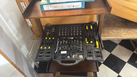 SOG Tool Set with Carrying Case